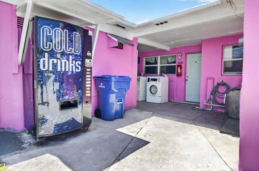 More Photos Of Blue Heron Blvd - 40 Bed Licensed Independent Living Facility, Riviera Beach Healthcare For Sale