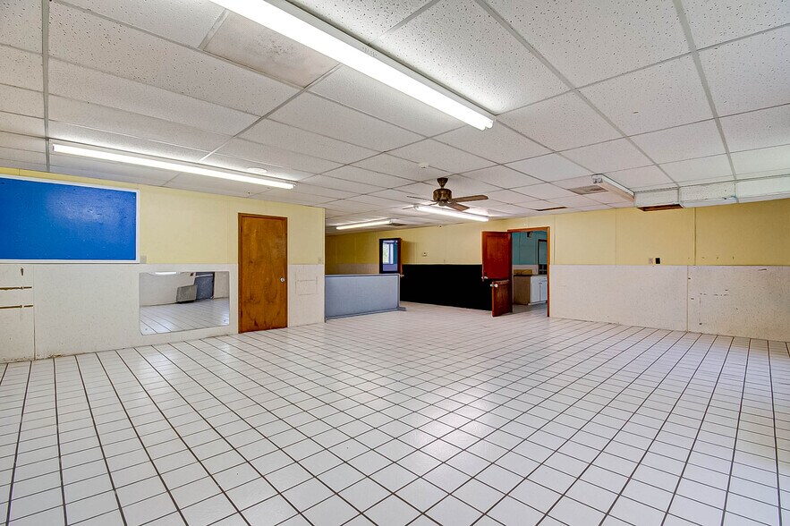 More Photos Of 3019 Dickinson Ave, Dickinson Freestanding For Sale