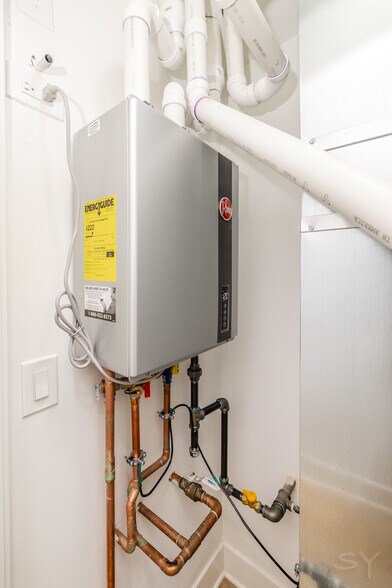 More Photos Of 2941 W Wilcox St, Chicago Apartments For Sale