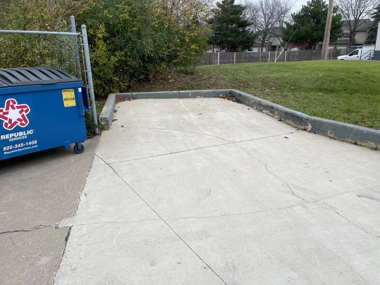 More Photos Of 421 S Addison Rd, Addison Storefront Retail Office For Lease