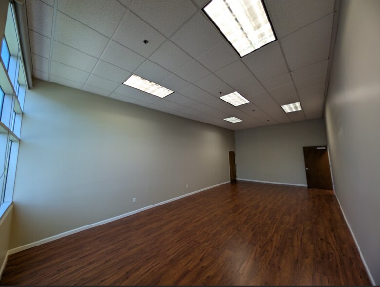 More Photos Of 1115 S Grove Ave, Ontario Showroom For Lease