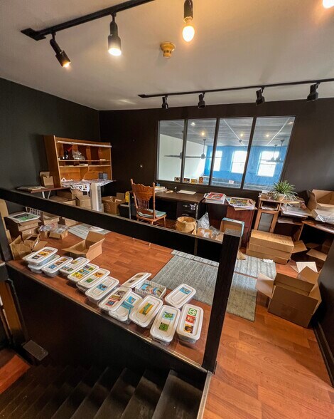 More Photos Of 9 Pennsylvania Ave, Rochester Freestanding For Sale