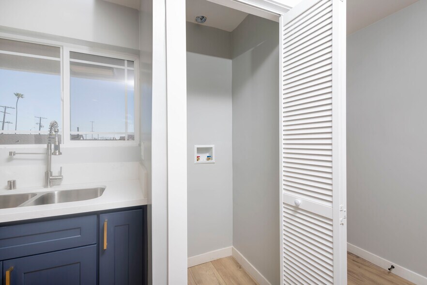 More Photos Of 3468 W 71st St, Los Angeles Apartments For Sale