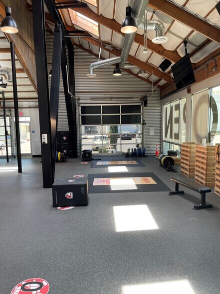 More Photos Of 3185-3189 Pullman St, Costa Mesa Office For Sale