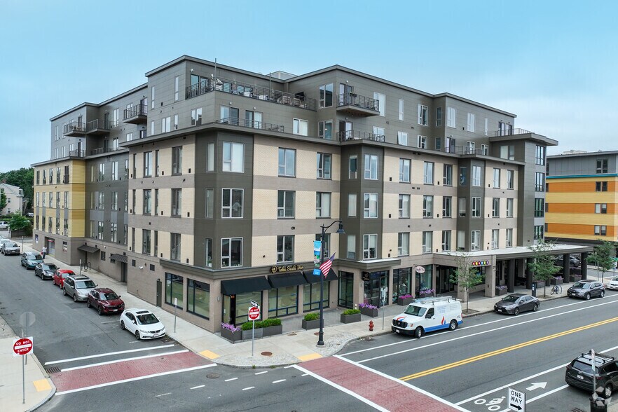 Primary Photo Of 199-211 Rantoul St, Beverly Apartments For Lease