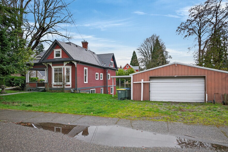 More Photos Of 1310 Ellsworth St, Bellingham Multifamily For Sale