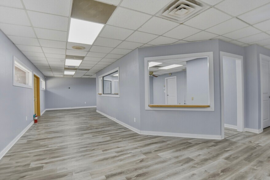 More Photos Of 953 Lane Ave S, Jacksonville Medical For Lease