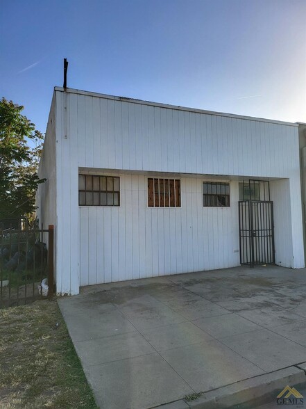 Primary Photo Of 525 E 18th St, Bakersfield Warehouse For Sale