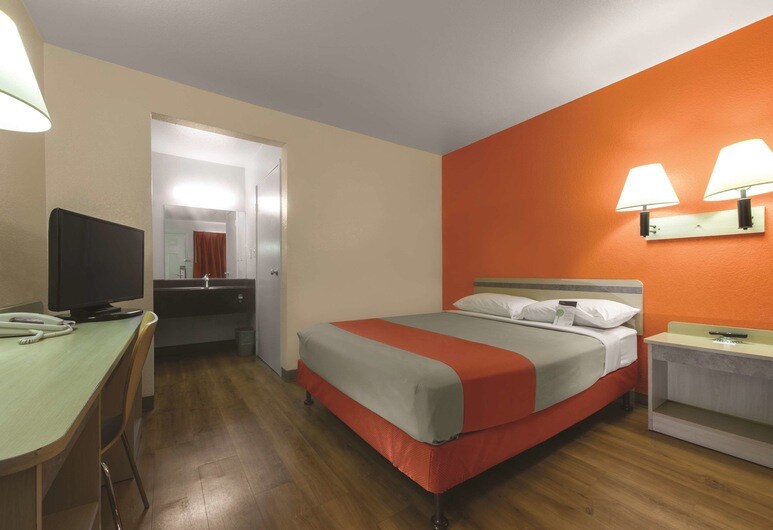 More Photos Of 5522 N Pan Am Expy, San Antonio Hotel For Sale