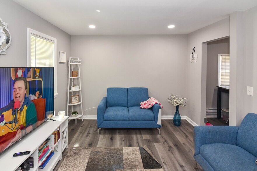 More Photos Of 128 S Philadelphia Blvd, Aberdeen Apartments For Sale