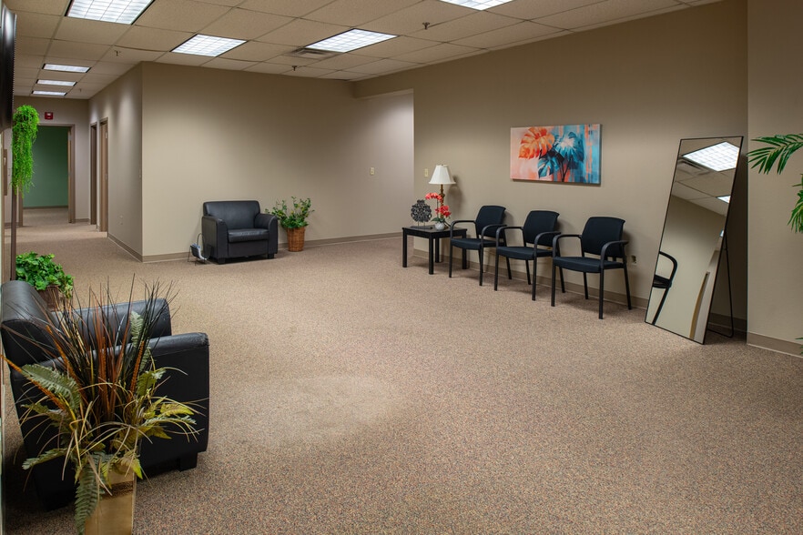 More Photos Of 2402 Wildwood Ave, North Little Rock Medical For Lease