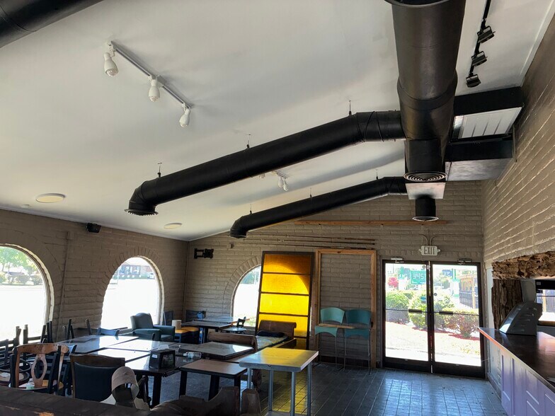 More Photos Of 4023 Market St, Wilmington Restaurant For Sale