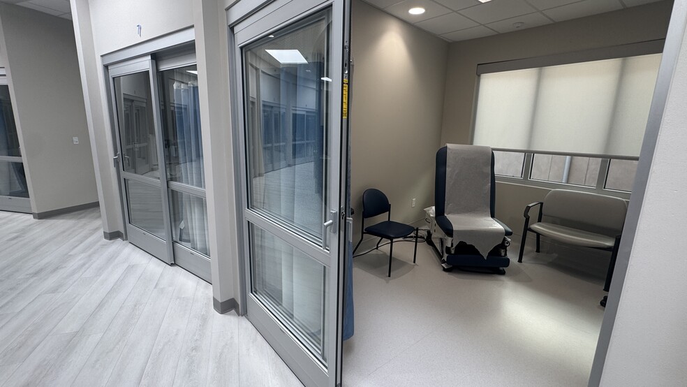 More Photos Of 5234 Little Rd, New Port Richey Medical For Sale