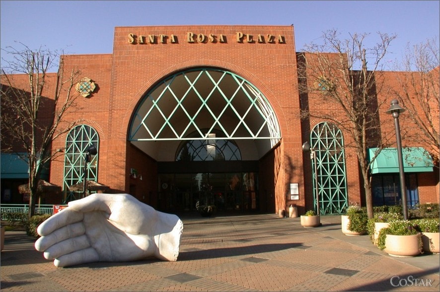 More Photos Of 600 Santa Rosa Plz, Santa Rosa Department Store For Lease