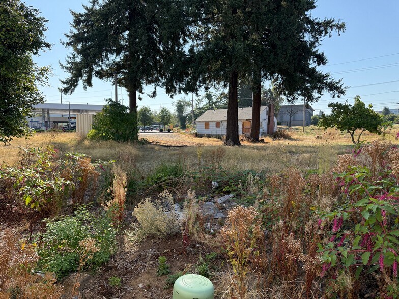 More Photos Of 18005 NE Sandy Blvd, Portland Land For Sale
