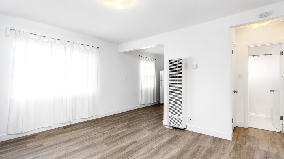 More Photos Of 10974 S Figueroa St, Los Angeles Apartments For Sale