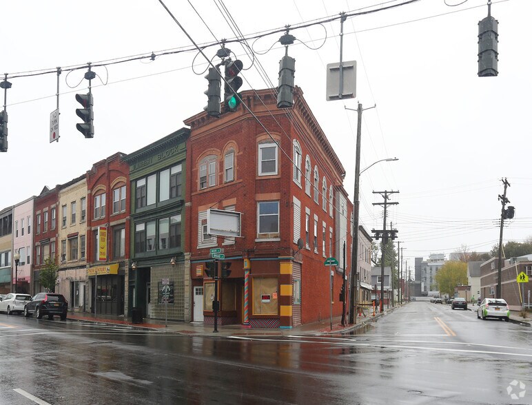 Primary Photo Of 258 Main St, Johnson City Restaurant For Lease
