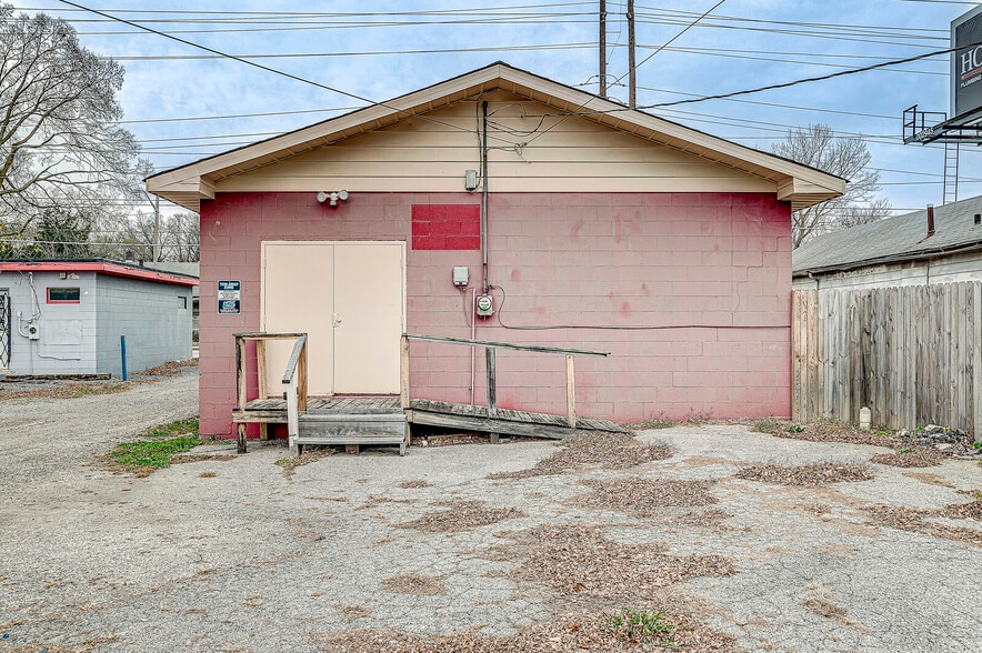 More Photos Of 3637 W 10th St, Indianapolis Office For Sale