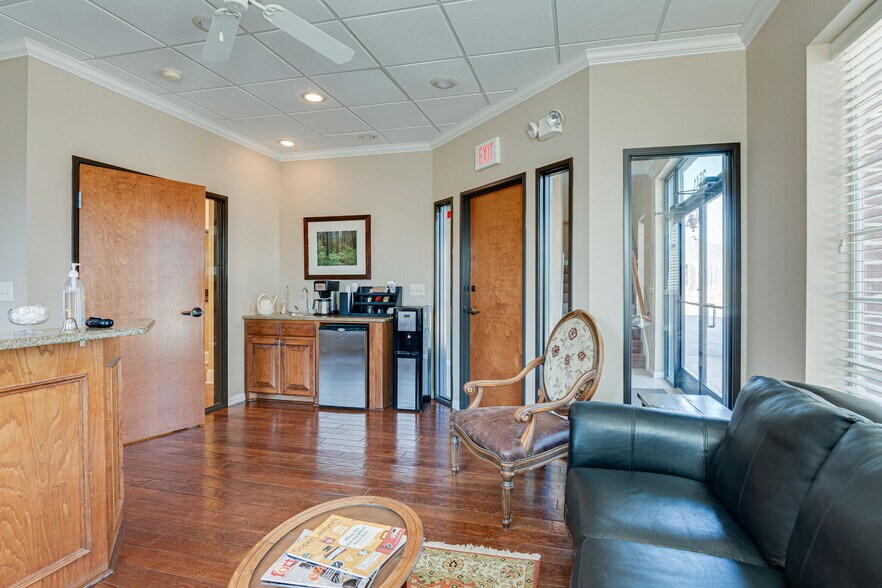 More Photos Of 3541 Teasley Ln, Denton Office For Lease