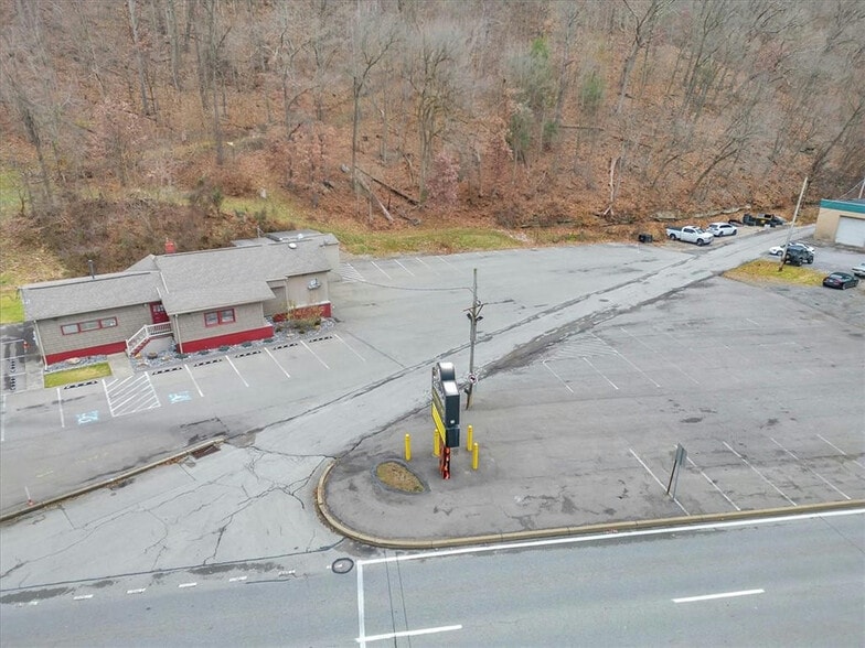 More Photos Of 3006 Lewis Run Rd, Clairton Restaurant For Sale