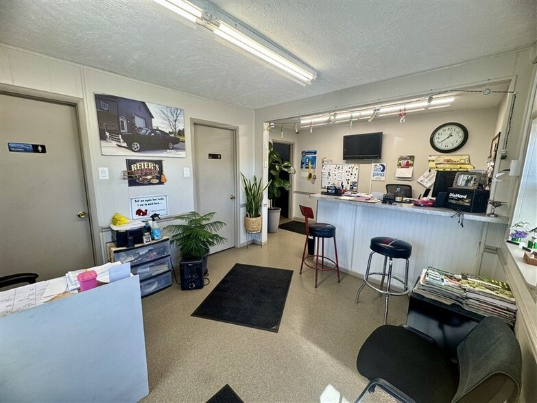 More Photos Of 8062 US Route 127, Greenville Flex For Sale