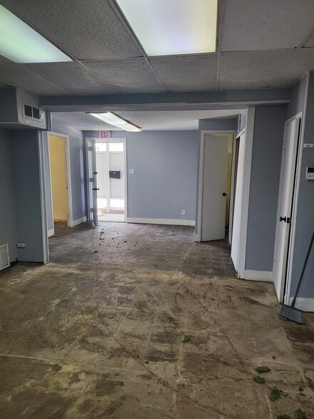 More Photos Of 4852 Vicksburg St, Dallas Warehouse For Lease