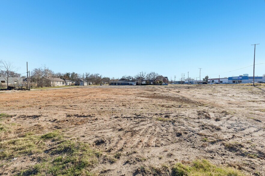 More Photos Of 2620 Airport fwy, Fort Worth Land For Sale