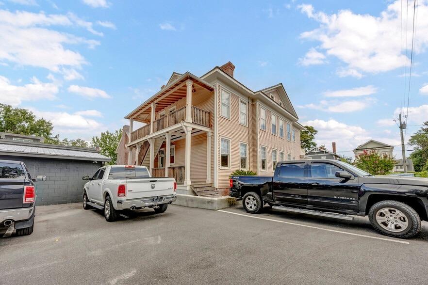 More Photos Of 8 S 7th St, Wilmington Office For Sale