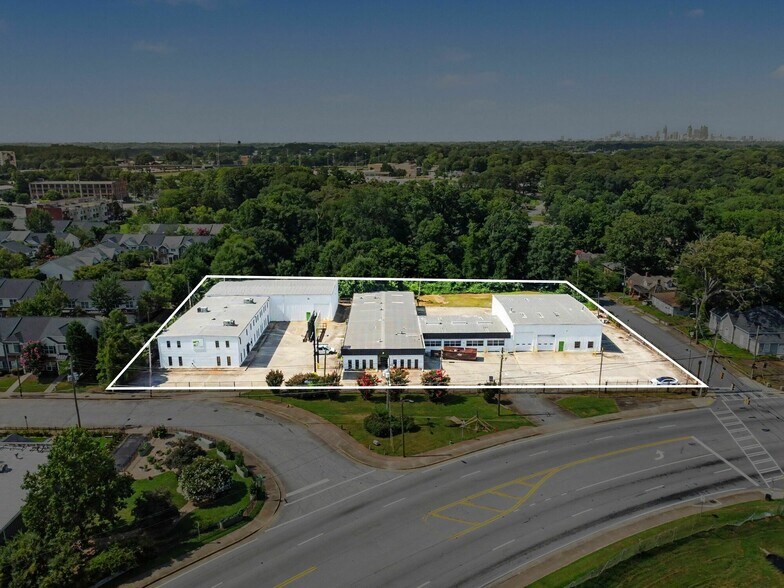 More Photos Of 1445 Cleveland Ave, East Point Showroom For Sale