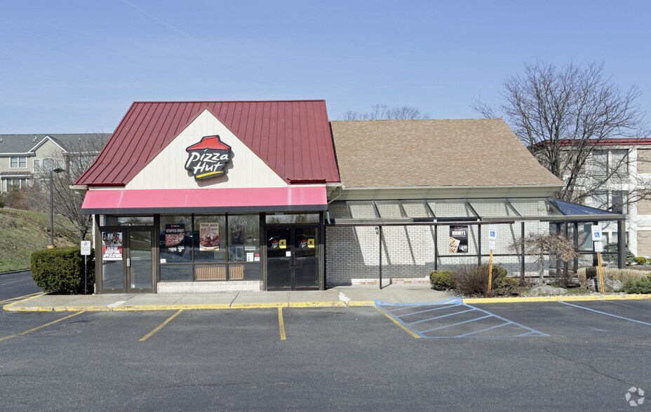 More Photos Of 950 State Rt 17, Ramsey Freestanding For Lease