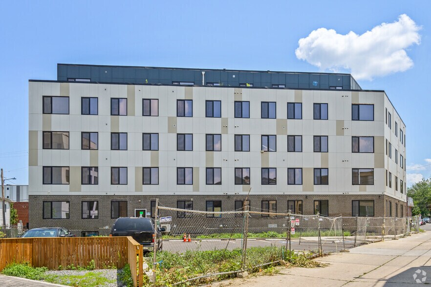 More Photos Of 1415 Young St SE, Washington Multifamily For Sale