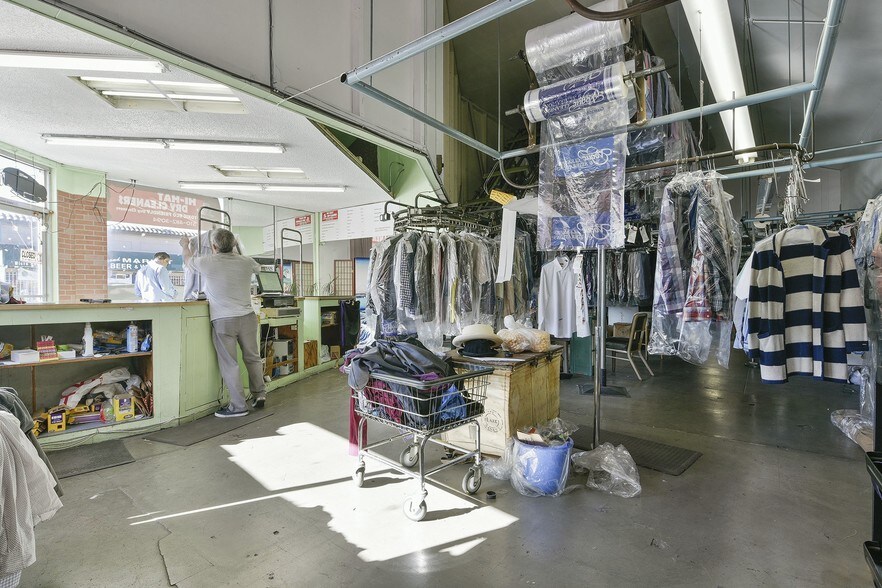 More Photos Of 2974-2996 Macarthur Blvd, Oakland Storefront For Lease