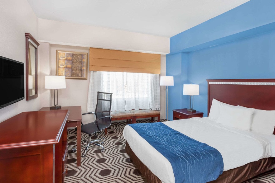 More Photos Of 215 E Walworth Ave, Delavan Hotel For Sale