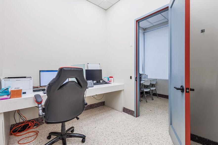 More Photos Of 2 Suffern Ln, Garnerville General Retail For Lease