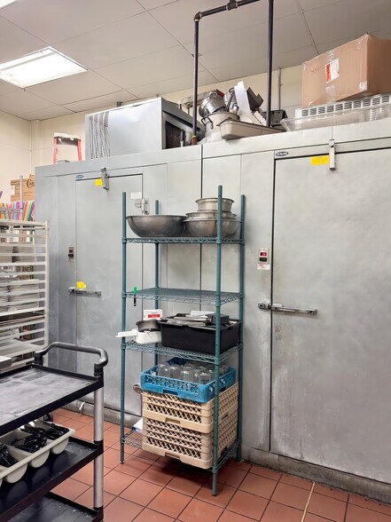 More Photos Of 19266 Coastal Hwy, Rehoboth Beach Storefront For Sale