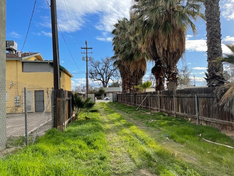 More Photos Of 1708 Hendricks ln, Bakersfield Land For Sale