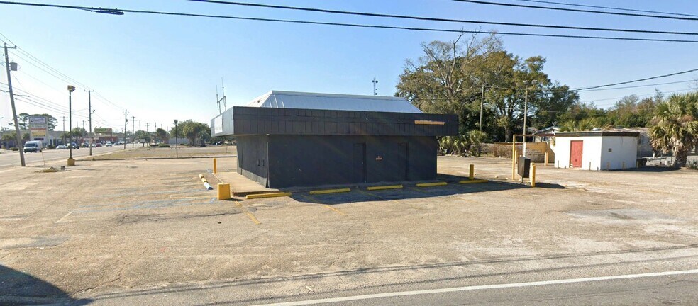 More Photos Of 4010 Barrancas Ave, Pensacola Fast Food For Sale