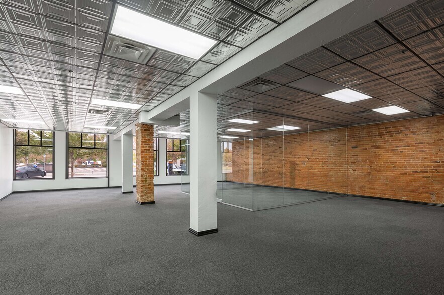 More Photos Of 518 Colcord Dr, Oklahoma City Storefront Retail Residential For Sale