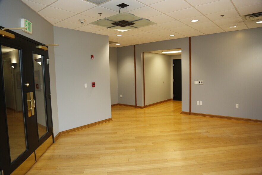 More Photos Of 215 Don Knotts Blvd, Morgantown Office For Lease