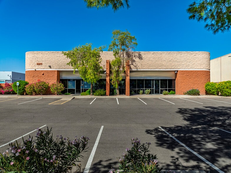 Primary Photo Of 2220 W 14th St, Tempe Showroom For Sale