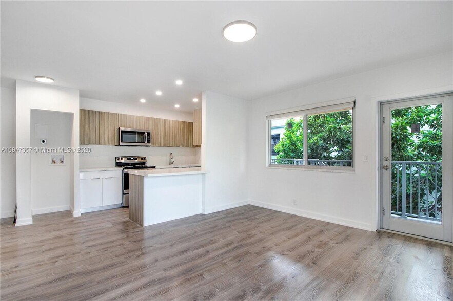 More Photos Of 11th St., Miami Beach Apartments For Sale