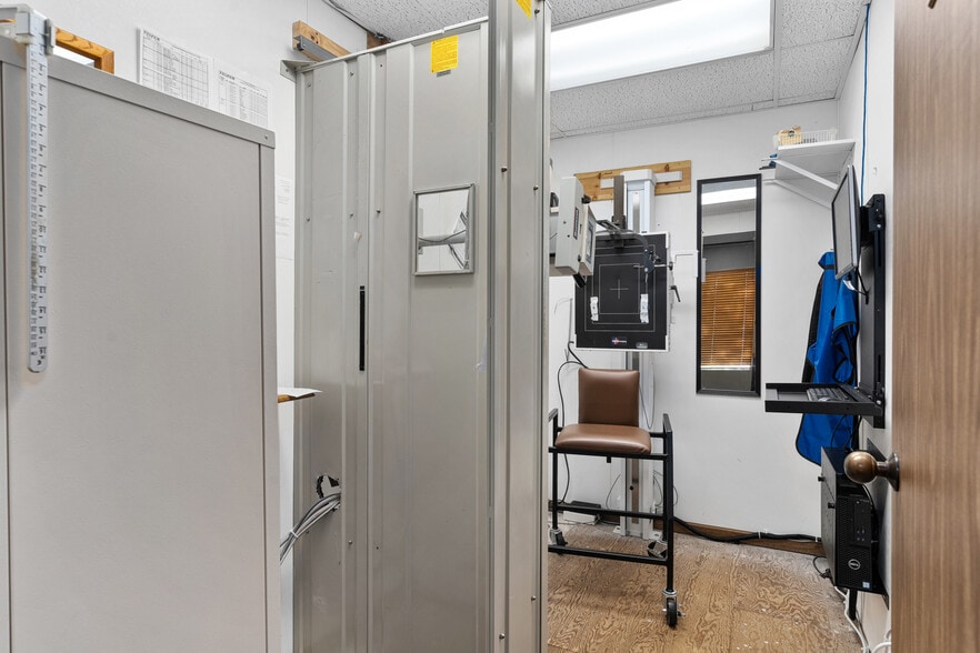 More Photos Of 822-826 S Hastings Way, Eau Claire Medical For Sale