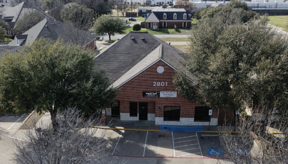 Primary Photo Of 2801 Duke of Gloucester St, DeSoto Medical For Lease