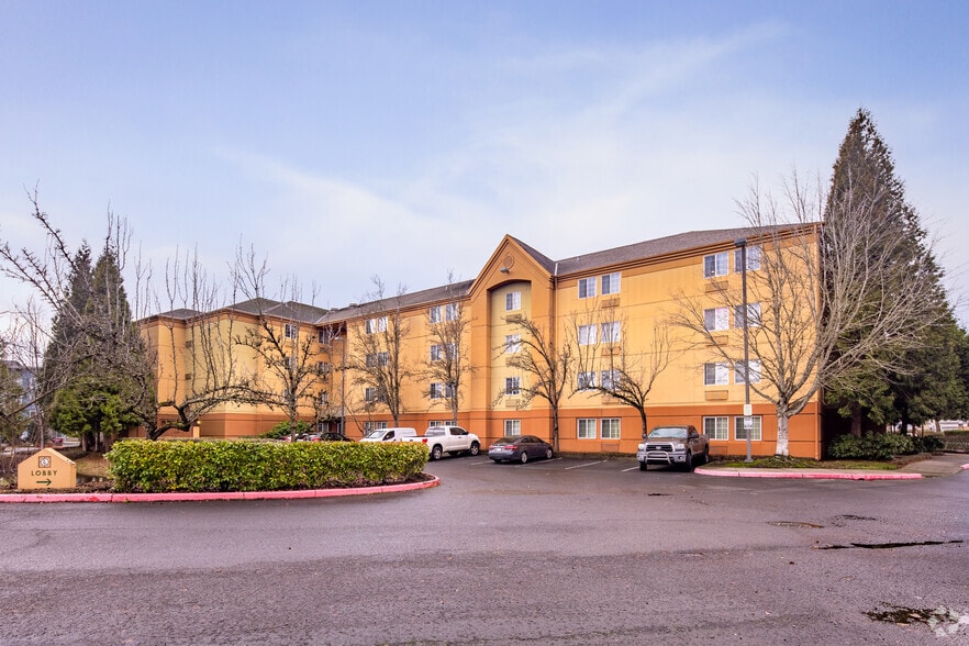 More Photos Of 3133 NE Shute Rd, Hillsboro Hotel For Sale