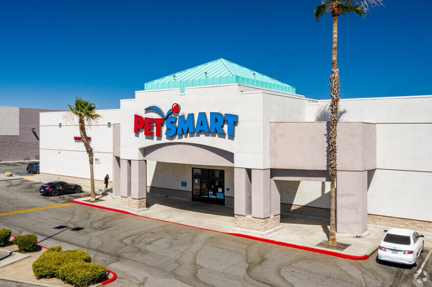 More Photos Of 12480 Amargosa Rd, Victorville Freestanding For Lease