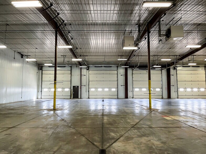 More Photos Of 14472 Commerce Park Blvd, Williston Warehouse For Sale