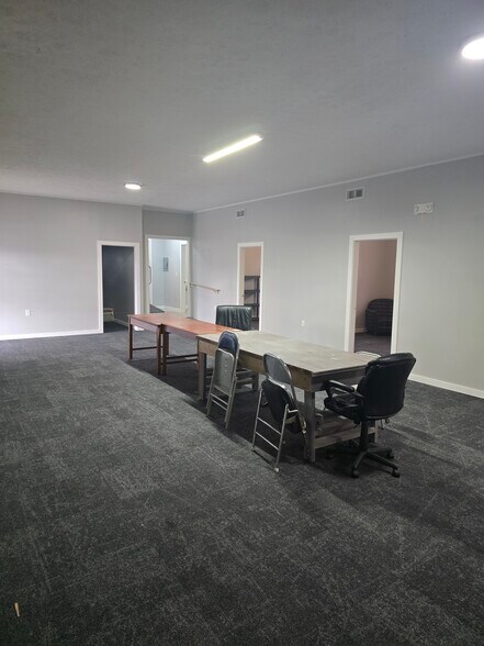 More Photos Of 433 Oberlin Rd, Elyria Storefront Retail Office For Sale