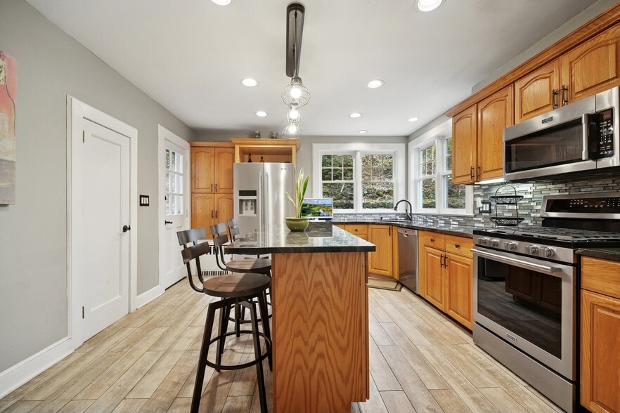 More Photos Of 526 Highland Ave, Montclair Hospitality For Sale