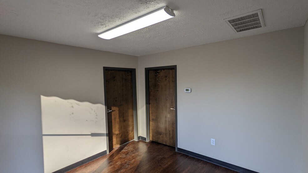 More Photos Of 478 Northdale Rd, Lawrenceville Light Distribution For Lease