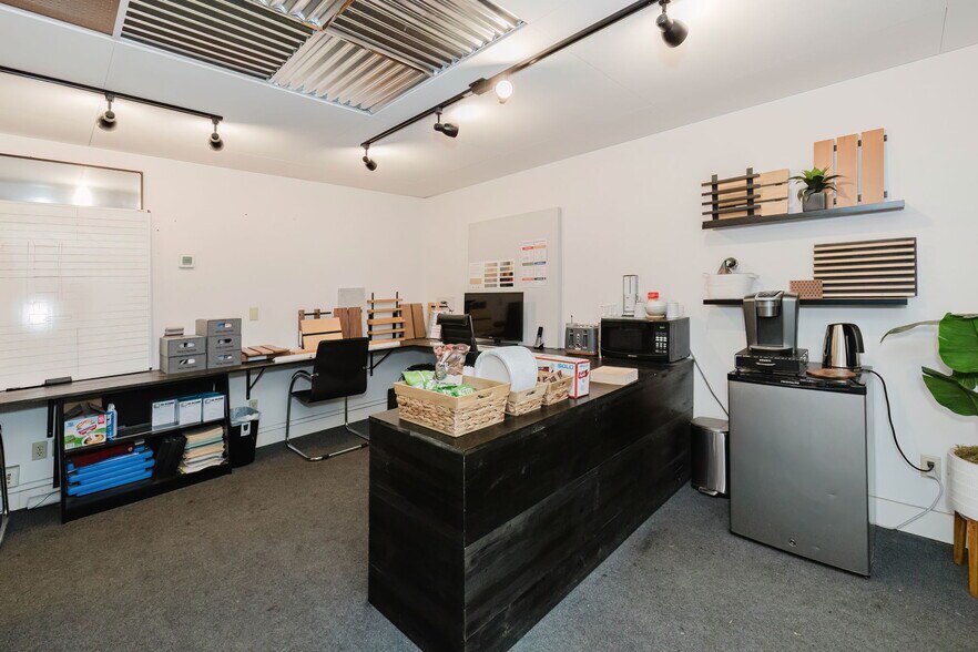 More Photos Of 5706 Bethel Rd, Port Orchard Warehouse For Sale